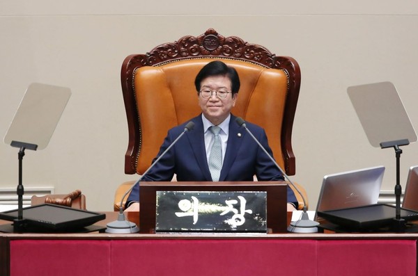 박병석 국회의장은 24일 국회 세종시 이전과 관련해 "21대 국회 안에는 완전히 옮겨야 한다"며 "올해 기본설계 예산이라도 마련해야 할 것"이라고 밝혔다. 자료사진.